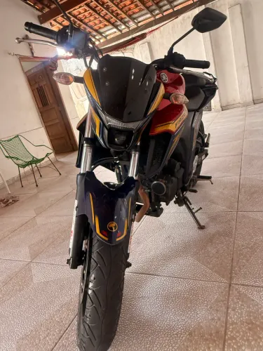 Vendo moto Fazer 250 cc Marvel Thor