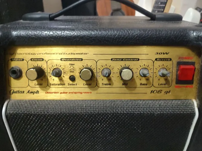 Vendo caixa amplicadora R$700,00