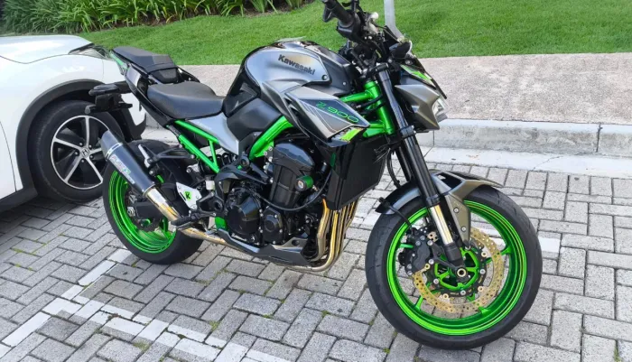 Kawasaki z900 muito nova