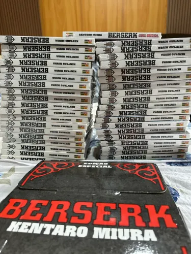 MANGÁ BERSERK COMPLETO LACRADO 