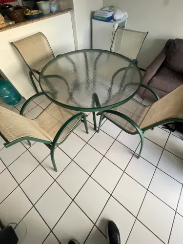 MESA Garden/Bistro com 4 cadeiras conjunto completo para área externa e varanda.