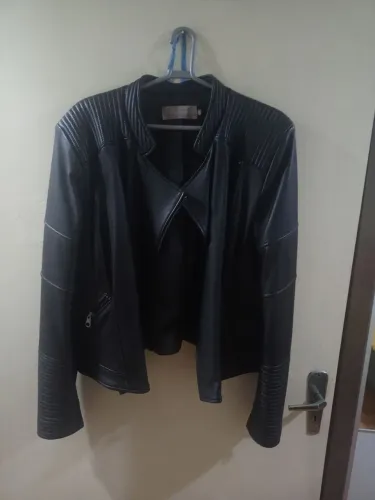Vendo jaqueta de couro legítimo feminina