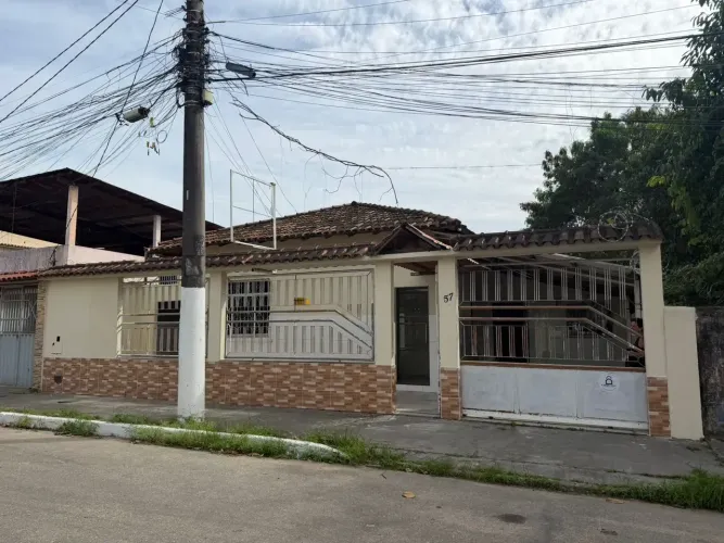 Casa Comercial 470m² em Cobilândia | 5 ambientes | Rua Heliópolis