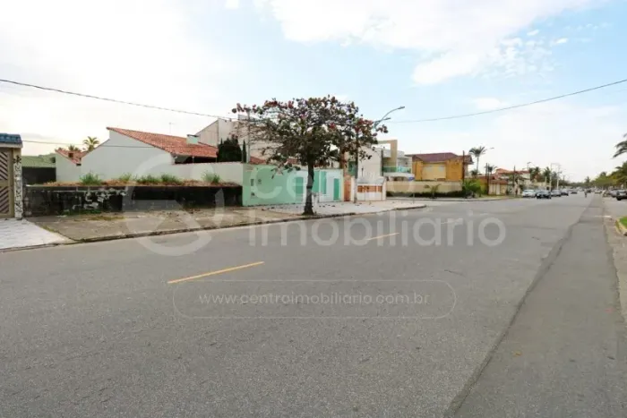 TERRENO à venda em Peruíbe, no bairro Stella Maris