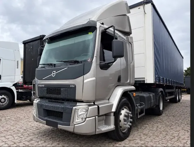 VOLVO VM 330 4X2 BAIXO KM