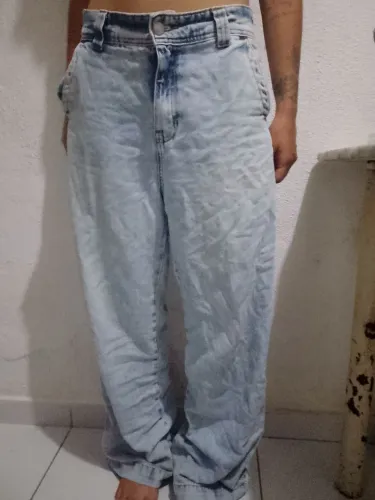 Calça feminina usada 