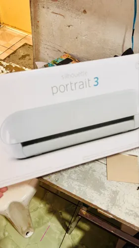 Plotter de recorte portrait 3 Silhouette 