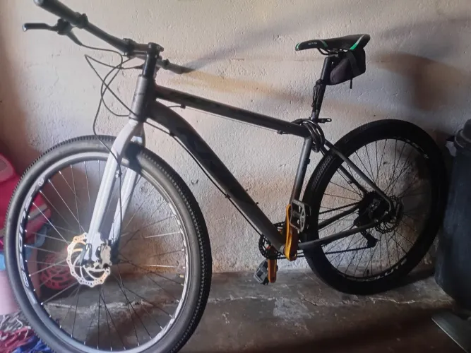 Vendo bicicleta aro 29 .