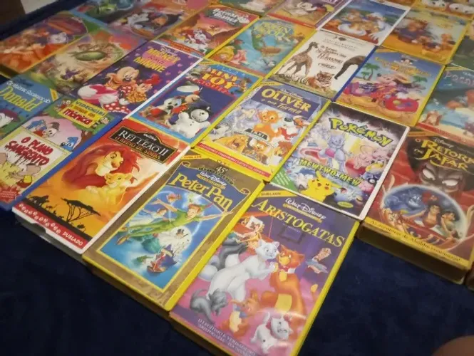 Lote de Fitas VHS Clássicos Disney, Pixar, etc (37 fitas com capa)