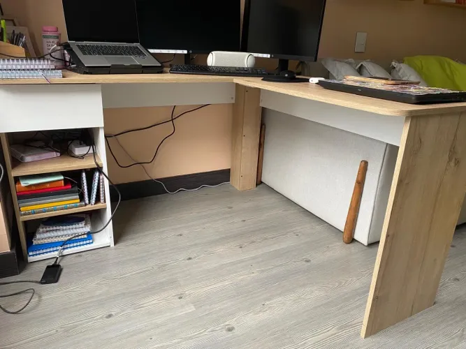 Mesa de trabalho em L 