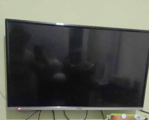 TV Philco 32 Polegadas PH32B28DSGW - Som OK / Tela Escura