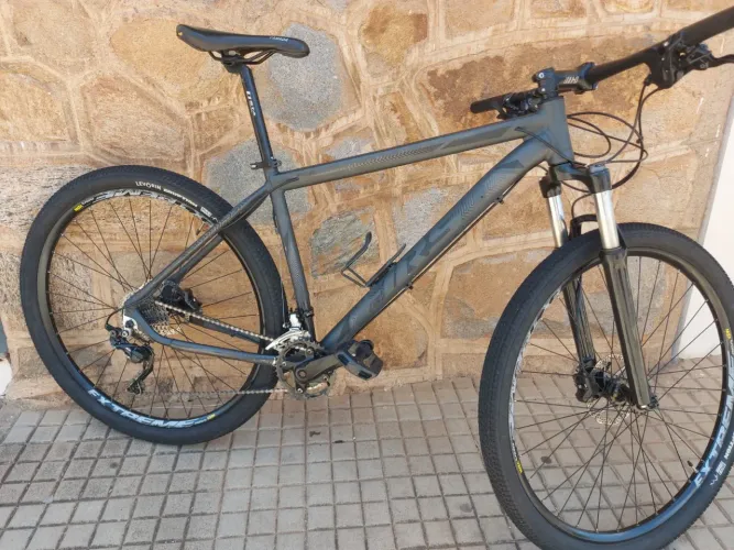 Bicicleta first aro 29 Câmbio tras Xt  Rapid fire Deore