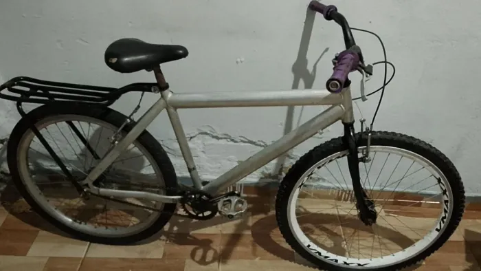 Vendo e troco bicicleta aro 26 de alumínio 