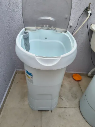 Tanquinho de lavar roupa+ centrífuga