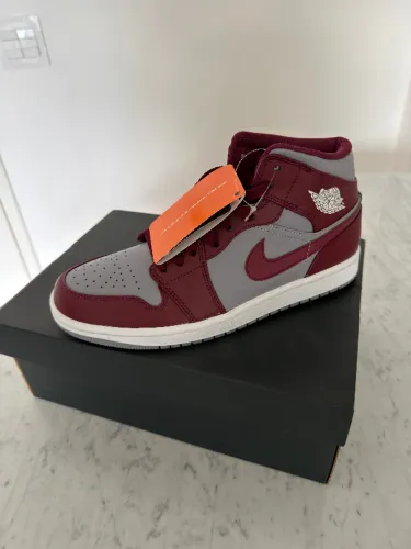 Nike Air Jordan 1 Mid Cherrywood Red