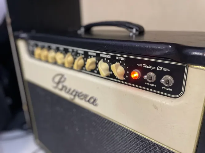 Amplificador Bugera V22