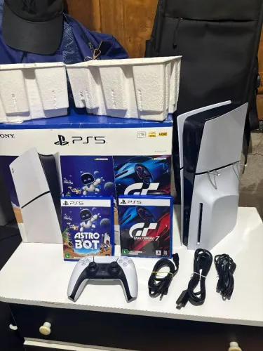 PS5 COM LEITOR