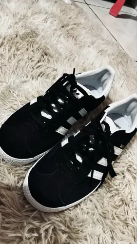 tênis Adidas