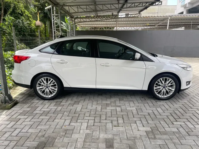 Ford Focus 2.0 16v/se/se Plus Flex 5P Aut. 2017