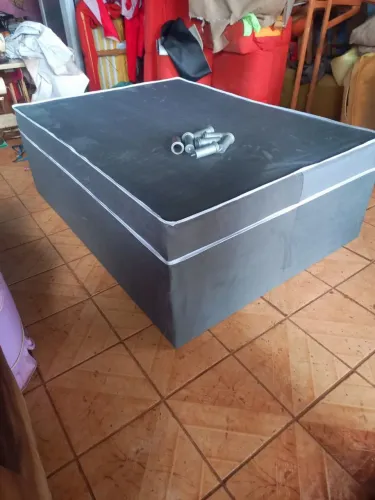 Vendo essa cama box casal Nova