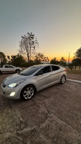 Hyundai Elantra GLS 1.8 16V Aut. 2013