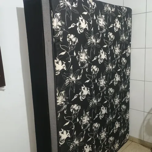 Cama usada em bom estado