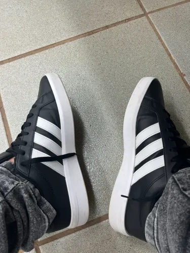 Vende se tênis adidas raul