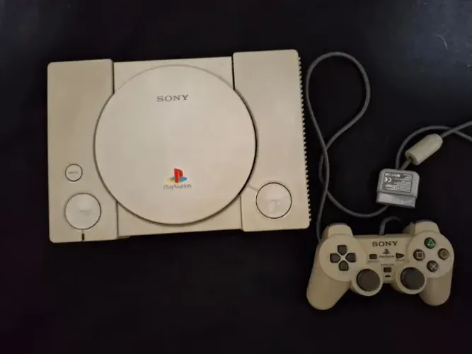 Playstation 1 ps1 fat 9001 bloqueado com controle original