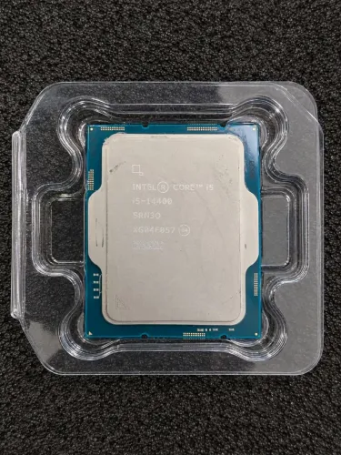Processador Intel Core i5-14400 (LGA1700, 14ª Gen, Vídeo Integrado) - Excelente Estado