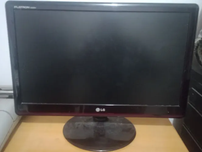 Monitor LG Flatron E2250V - Não liga