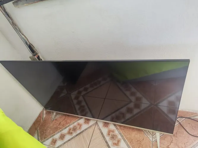 Tv para tirar peças