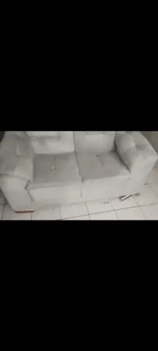 Vendo lindo conjunto de sofá um de quatro lugares e 3 lugares vendo os dois ou separados