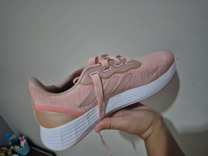 VENDO TÊNIS ADIDAS
