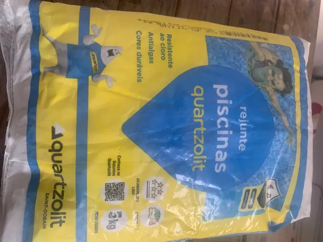 Rejunte Quartzolit para piscina