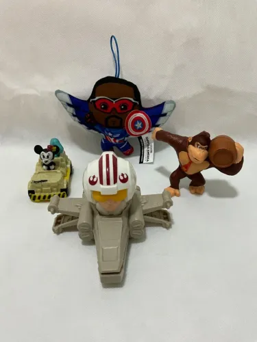 Lote Brinquedos Colecionáveis - Star Wars, Marvel, Donkey Kong e Mickey