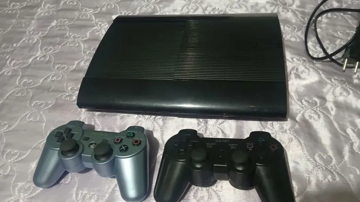Ps3 desbloqueado tunado e pasta termica nova,hd cheio de jogo dublado como tlos skyrim gow