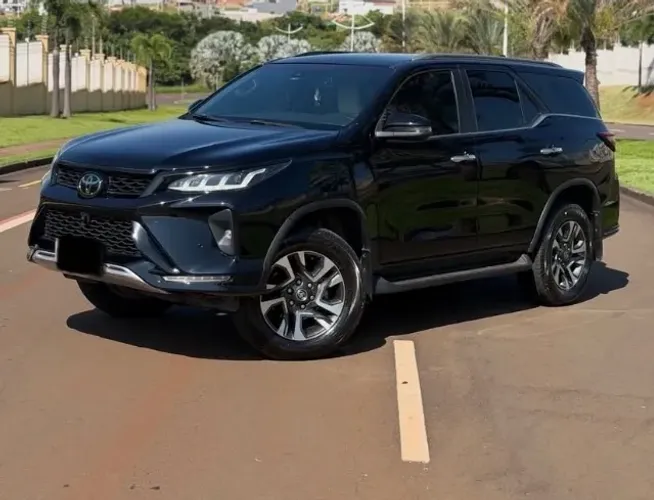 Toyota Hilux SW4 Diamond 2.8 TB 4X4 Die. Aut. 2023