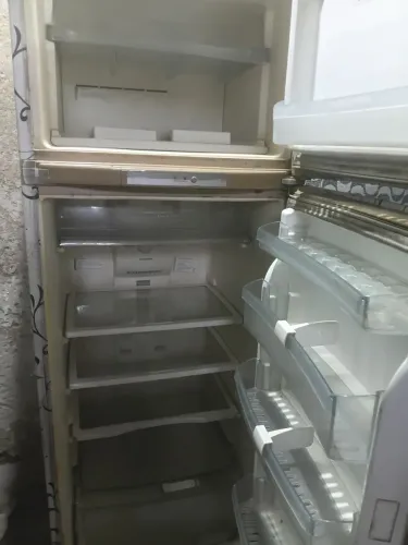 Vendo geladeira frosfree 330 Litros