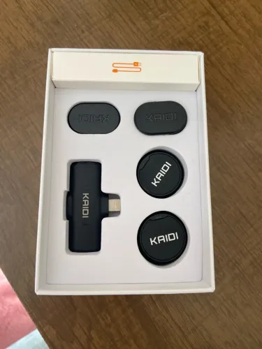 Microfone de Lapela Sem Fio Kaidi KMF4-A para iPhone (Lightning)