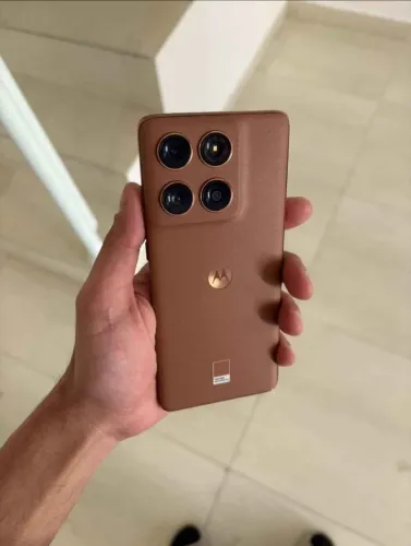 Vendo o Troco moto Edge 60 fusion 5g