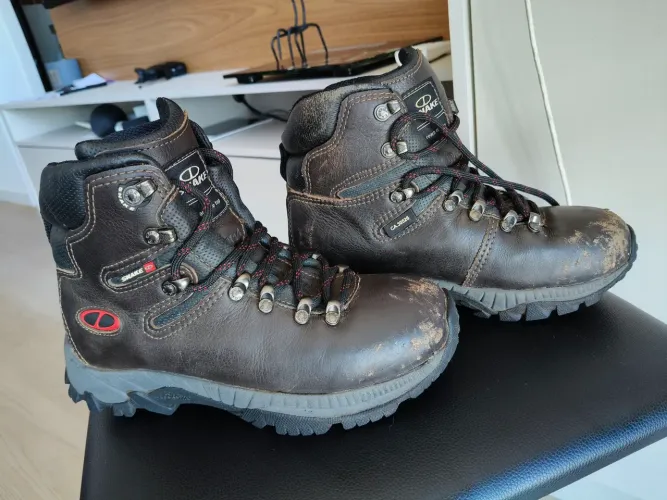  BOTA SNAKE DE COURO - USADA APENAS 2x