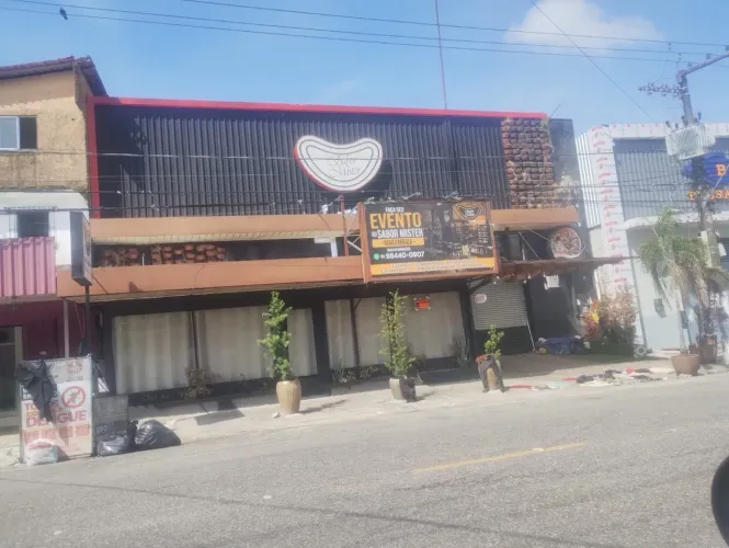 ALUGA-SE PRÉDIO COMERCIAL