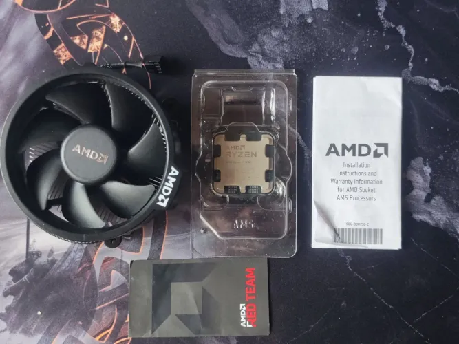 Processador AMD Ryzen 7 7700 Socket AM5 Com Cooler Original