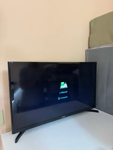 Smart TV 32 polegadas Samsung series 4 com tela led hd