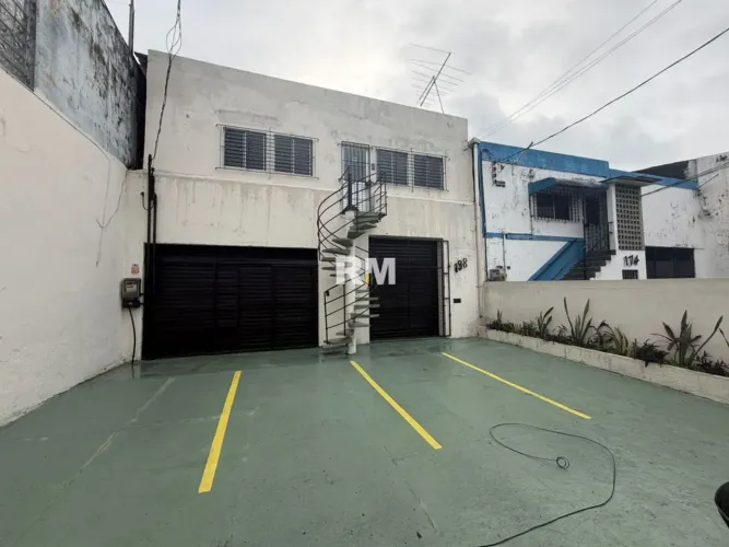 Galpão Comercial para Alugar nos Torrões 450m² Próximo à CHESF