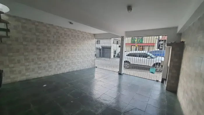 Imóvel para aluguel possui 104 metros quadrados com 3 quartos em Vila São Francisco - São