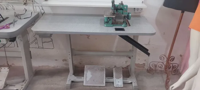 Máquina overloque semi industrial