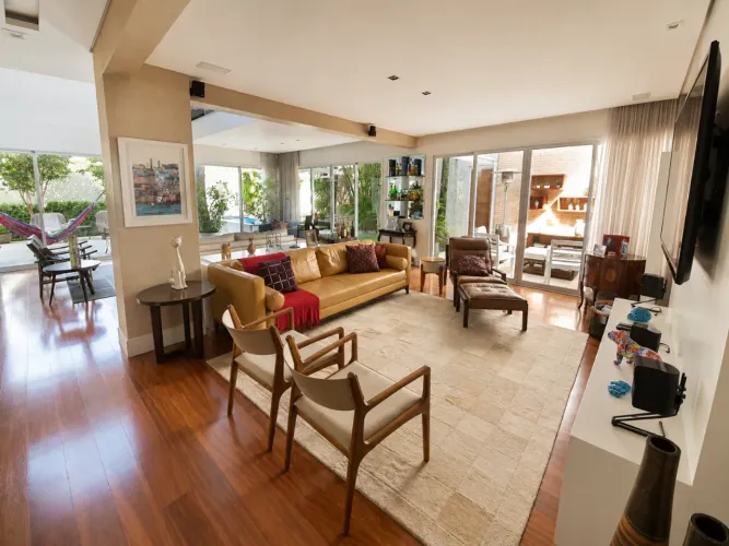 Casa em Condomínio para venda em Brooklin com 4 quartos, sendo 4 suítes, 3 vagas, 575m²