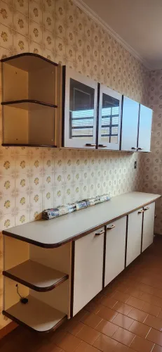 Vendo Armário de cozinha em madeira
