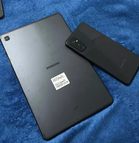Vende-se Samsung Galaxy Tab S6 Lite 128 GB, e um Samsung Galaxy M52 5G 128 GB.